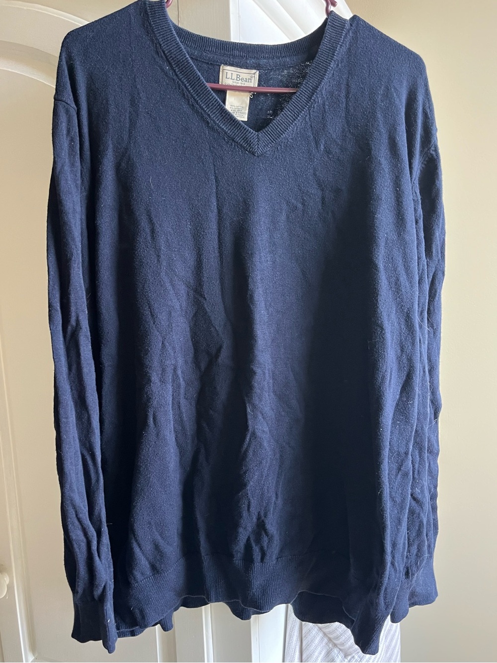 Vintage L.L. Bean Men’s XXL Navy V-Neck Cotton Cashmere Sweater